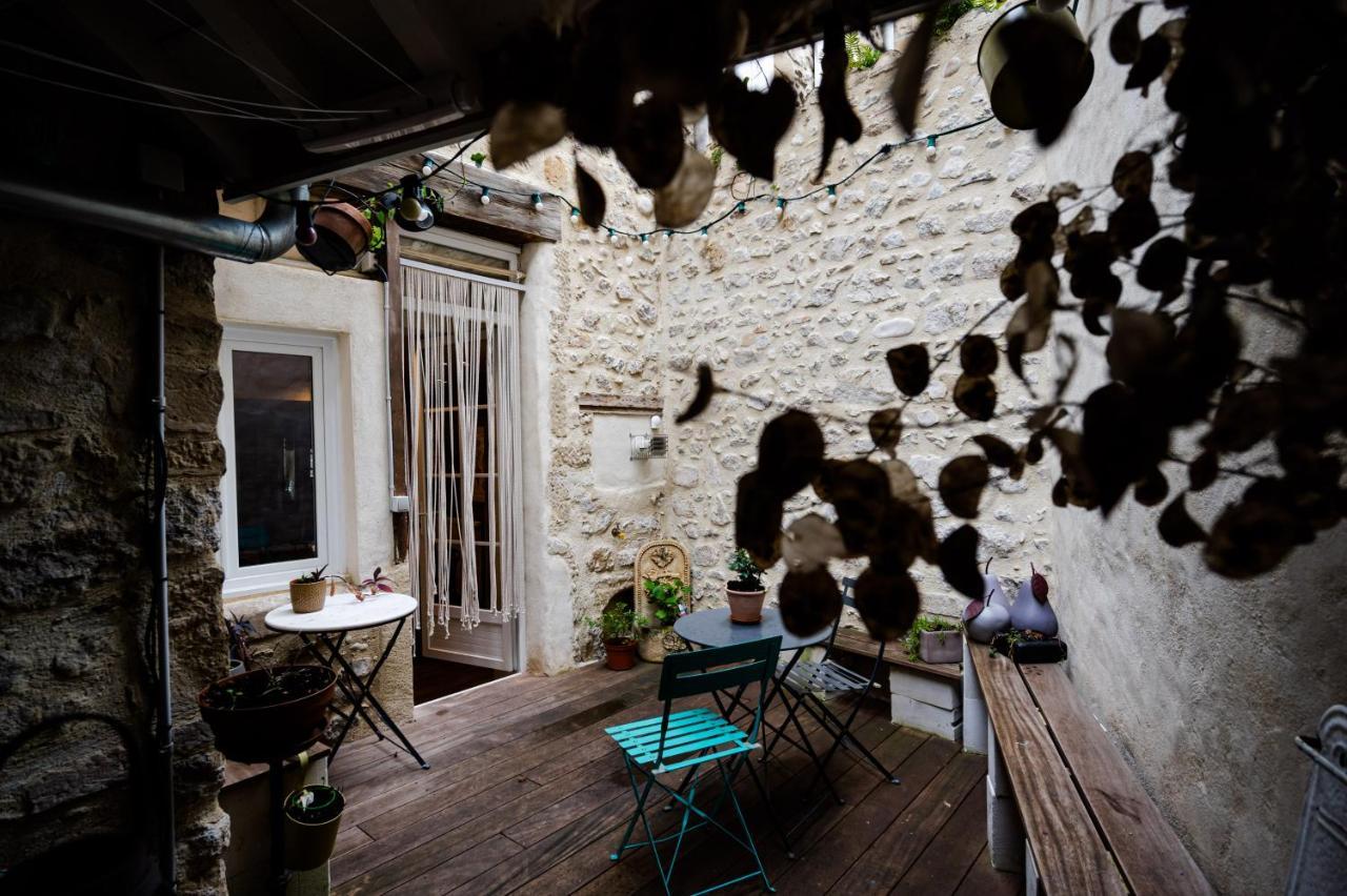 Gite Le Pied Du Geant - Local Securise Pour Les Velos Tournon-sur-Rhone Exterior photo